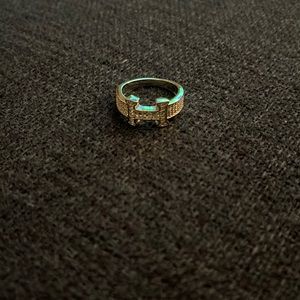 Hermes style ring